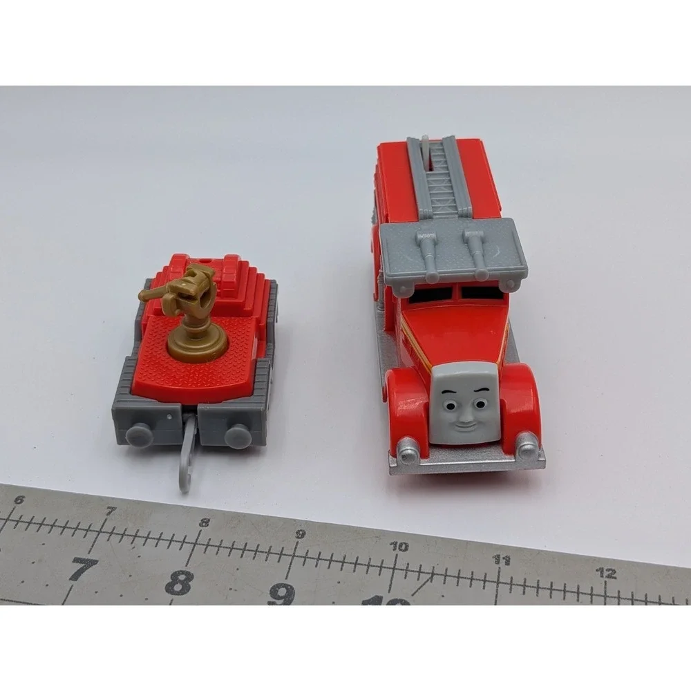 Mattel Fiery Flynn‎ Trackmaster Fire Truck Motorized Thomas Train Engine 2013